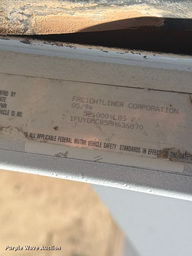 image for item FM7626 1994 Freightliner FLD120 water truck