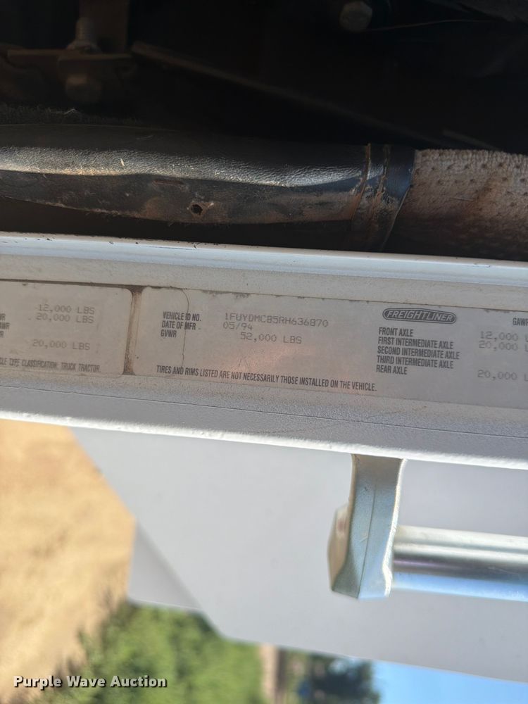 image for item FM7626 1994 Freightliner FLD120 water truck