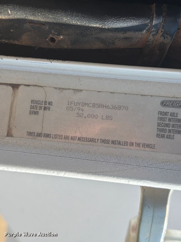 image for item FM7626 1994 Freightliner FLD120 water truck