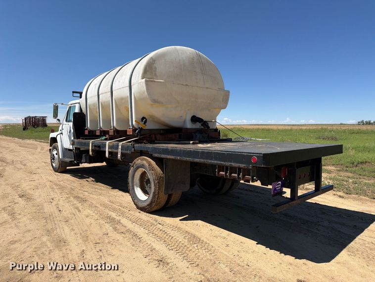 image for item FM7627 1981 International Harvestor 1854 flatbed truck
