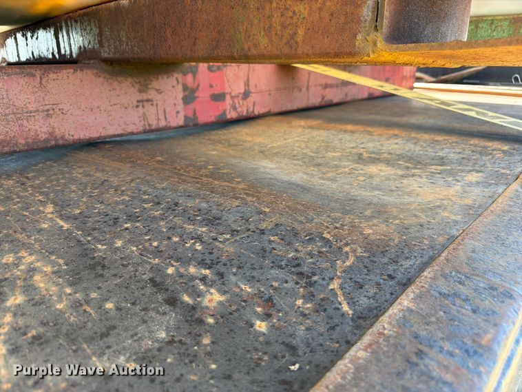 image for item FM7627 1981 International Harvestor 1854 flatbed truck