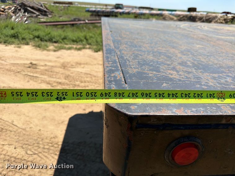 image for item FM7627 1981 International Harvestor 1854 flatbed truck
