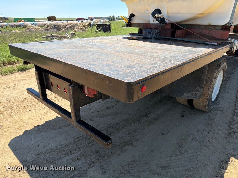 image for item FM7627 1981 International Harvestor 1854 flatbed truck