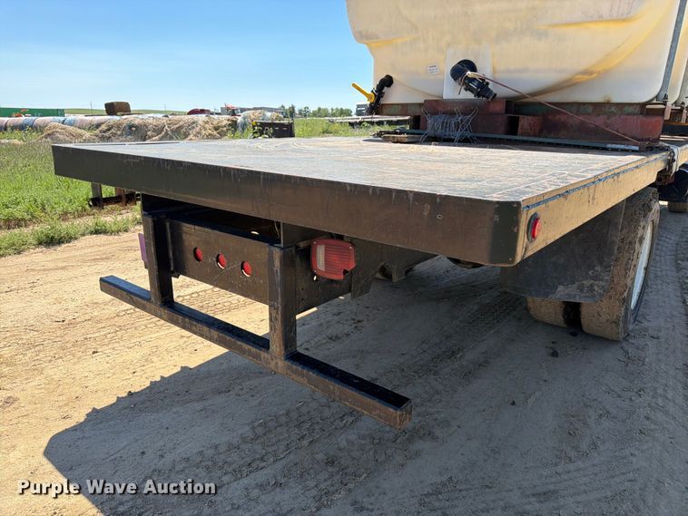 image for item FM7627 1981 International Harvestor 1854 flatbed truck