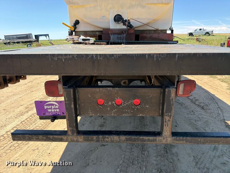 image for item FM7627 1981 International Harvestor 1854 flatbed truck