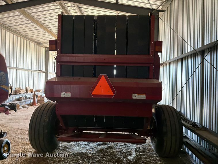 image for item FM7628 2011 New Holland BR7090 round baler