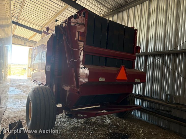 image for item FM7628 2011 New Holland BR7090 round baler
