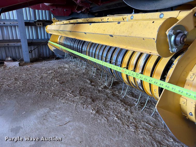 image for item FM7628 2011 New Holland BR7090 round baler