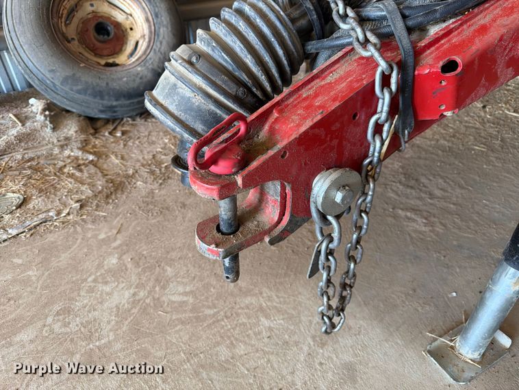 image for item FM7628 2011 New Holland BR7090 round baler