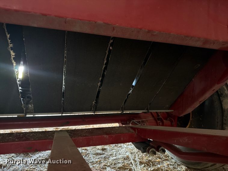 image for item FM7628 2011 New Holland BR7090 round baler