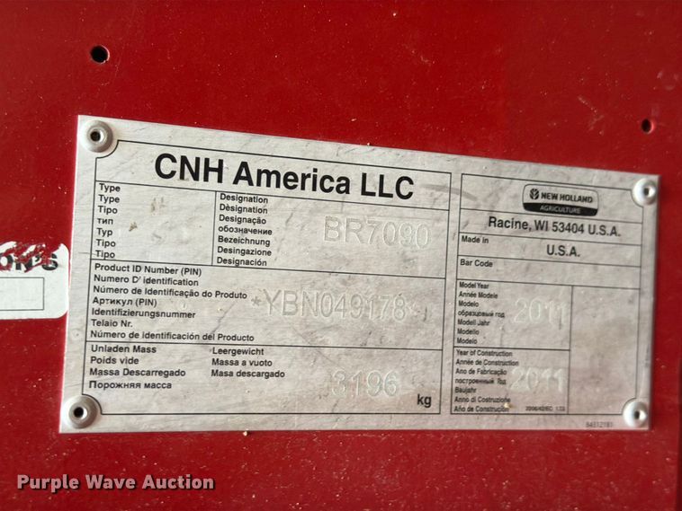 image for item FM7628 2011 New Holland BR7090 round baler