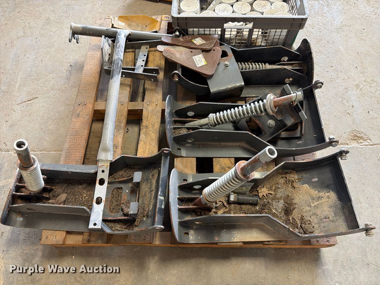 image for item MQ9066 Corn header parts