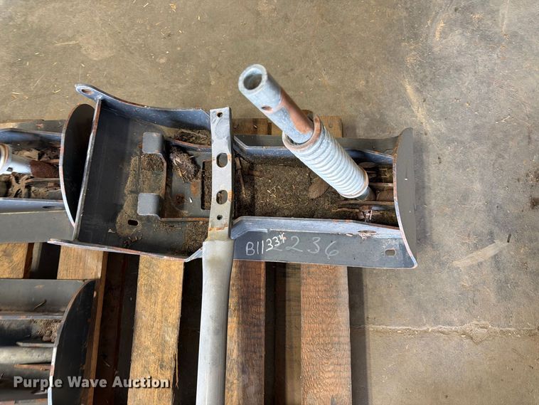 image for item MQ9066 Corn header parts