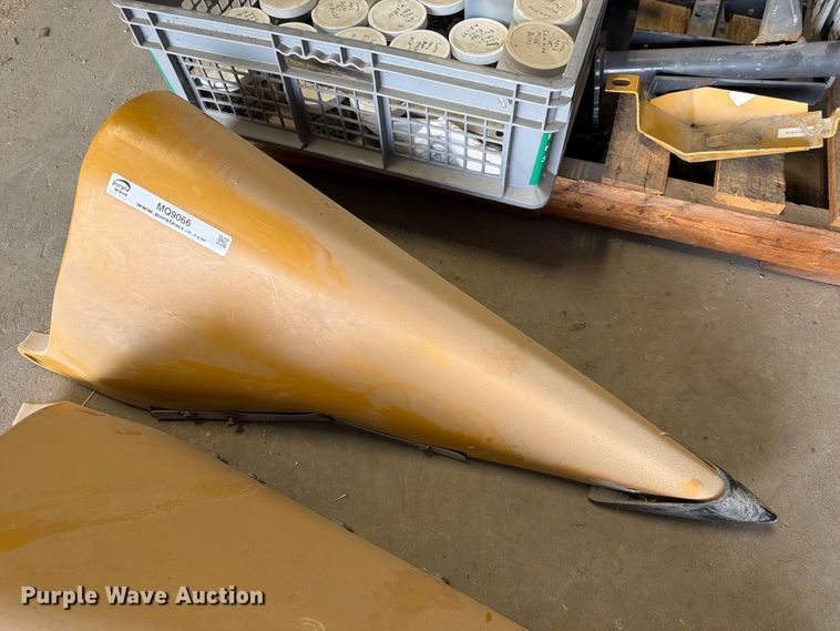 image for item MQ9066 Corn header parts
