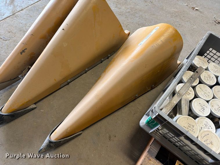 image for item MQ9066 Corn header parts