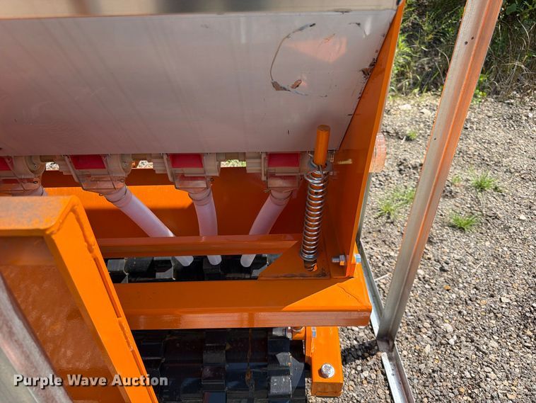 image for item MQ9074 2026 Arteer NAS-72W seeder