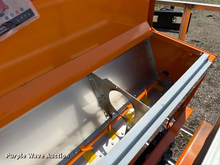 image for item MQ9074 2026 Arteer NAS-72W seeder