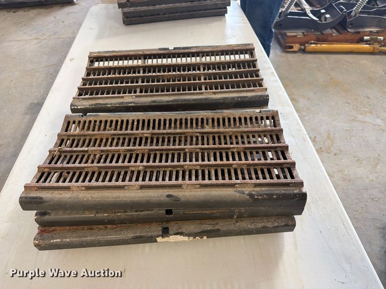 image for item MQ9090 (6) Claas concave