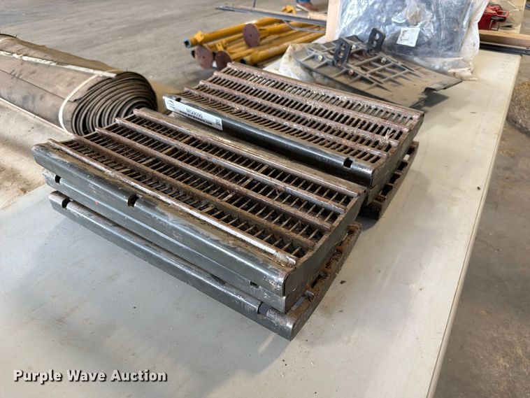 image for item MQ9090 (6) Claas concave
