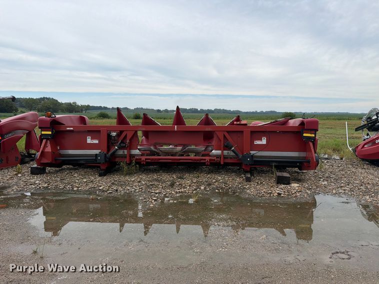 image for item NF9510 2007 Case IH 2408  corn head