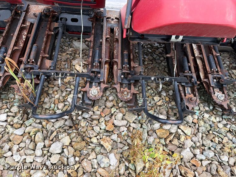 image for item NF9510 2007 Case IH 2408  corn head