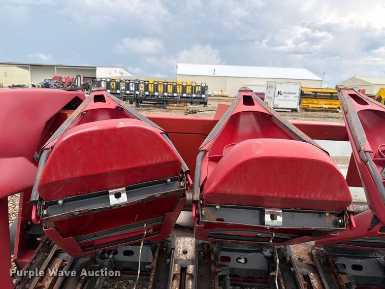 image for item NF9510 2007 Case IH 2408  corn head