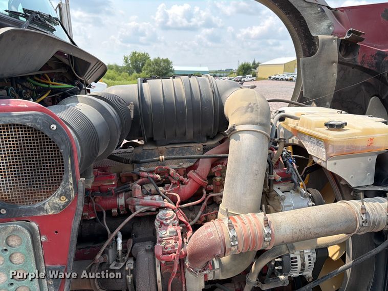 image for item YA4303 2011 Kenworth T800 feed delivery truck
