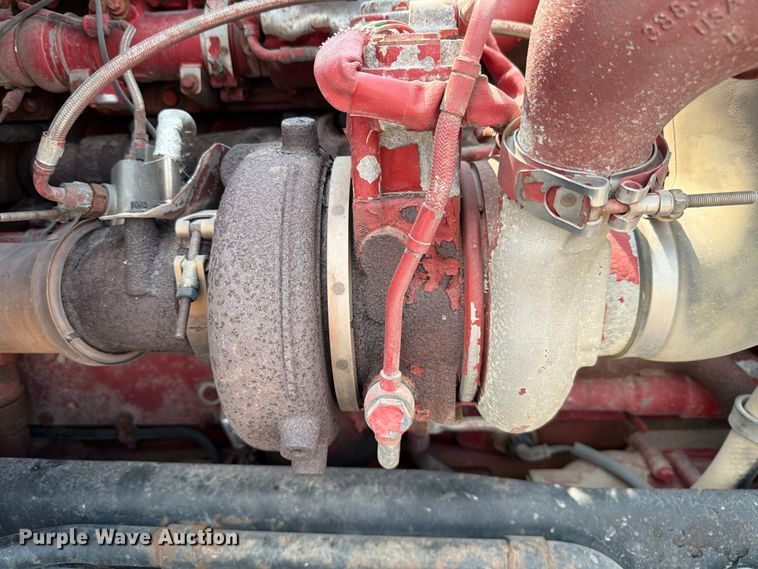 image for item YA4303 2011 Kenworth T800 feed delivery truck