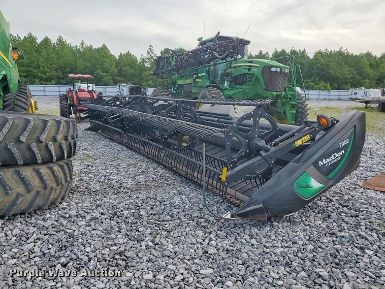 image for item YA4305 2015 MacDon FD130 flex draper head