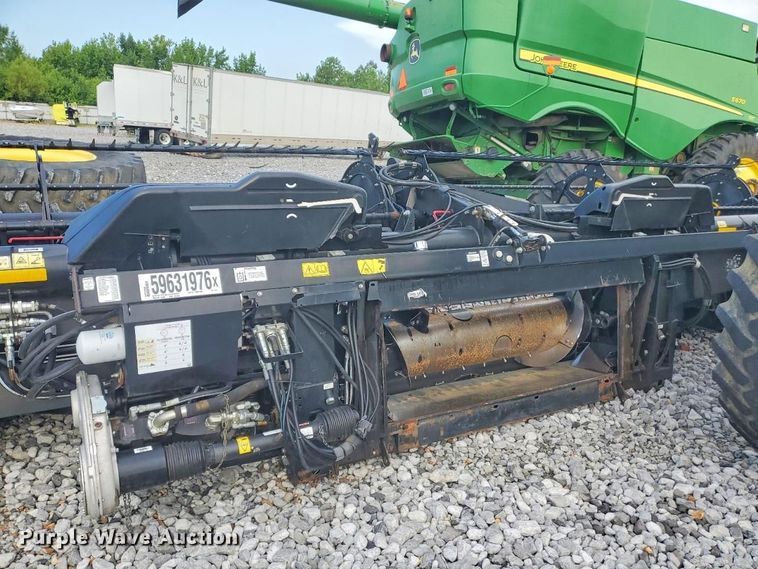 image for item YA4305 2015 MacDon FD130 flex draper head