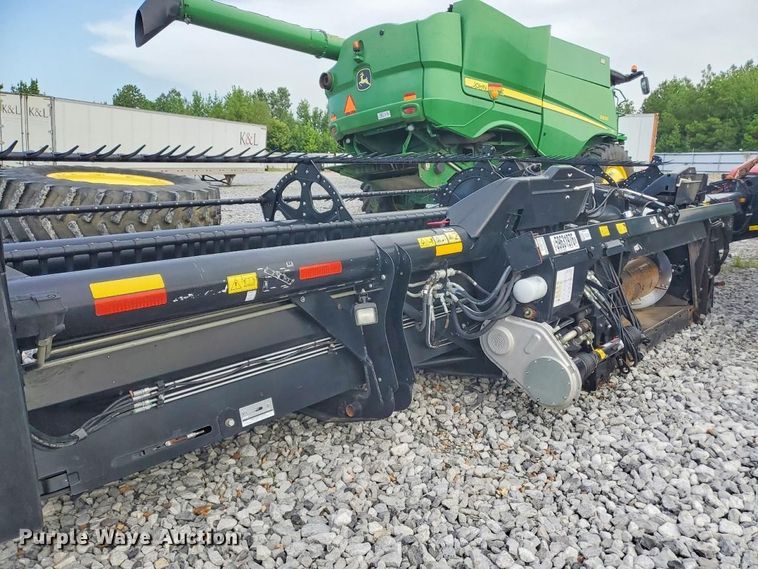 image for item YA4305 2015 MacDon FD130 flex draper head