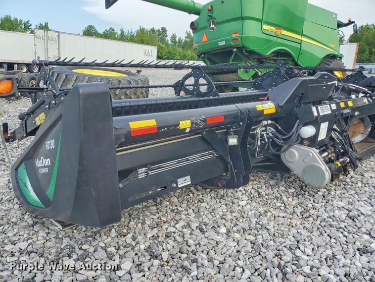 image for item YA4305 2015 MacDon FD130 flex draper head