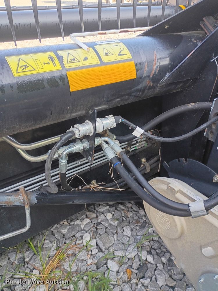 image for item YA4305 2015 MacDon FD130 flex draper head
