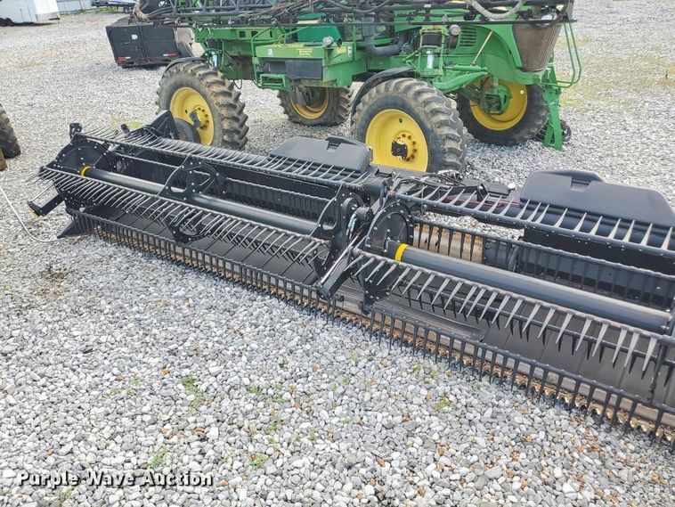image for item YA4305 2015 MacDon FD130 flex draper head