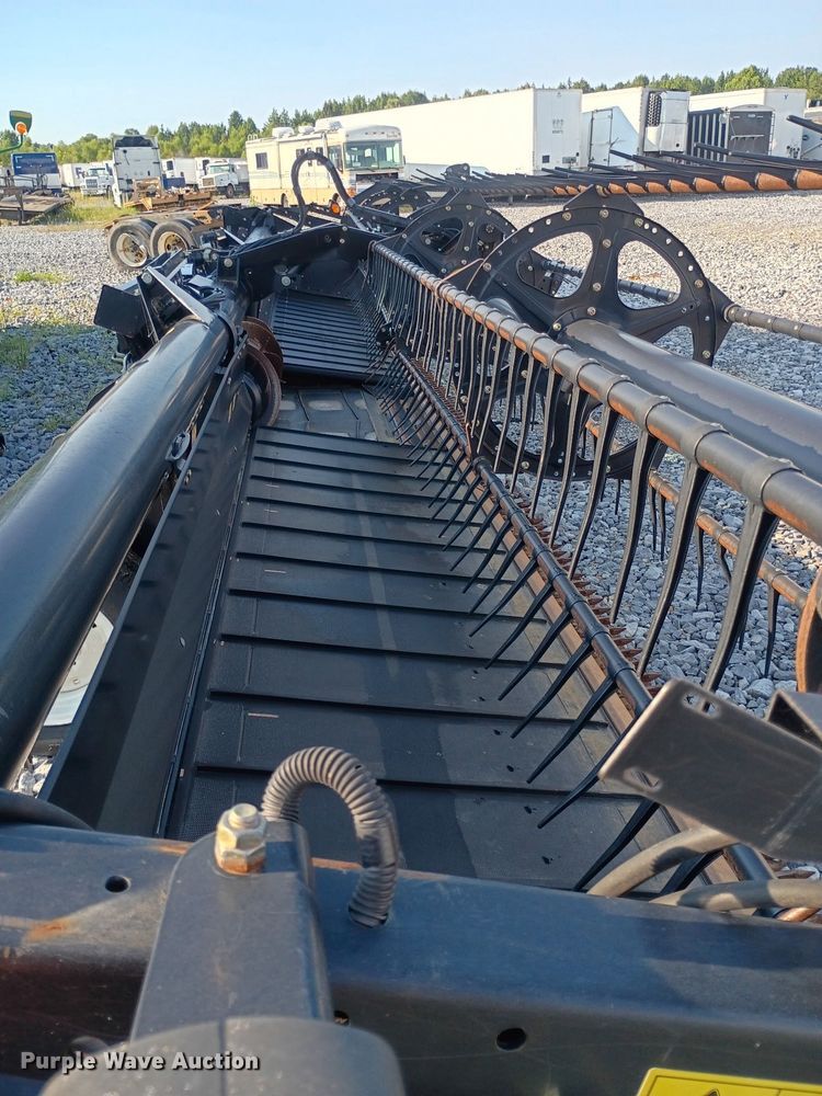 image for item YA4305 2015 MacDon FD130 flex draper head