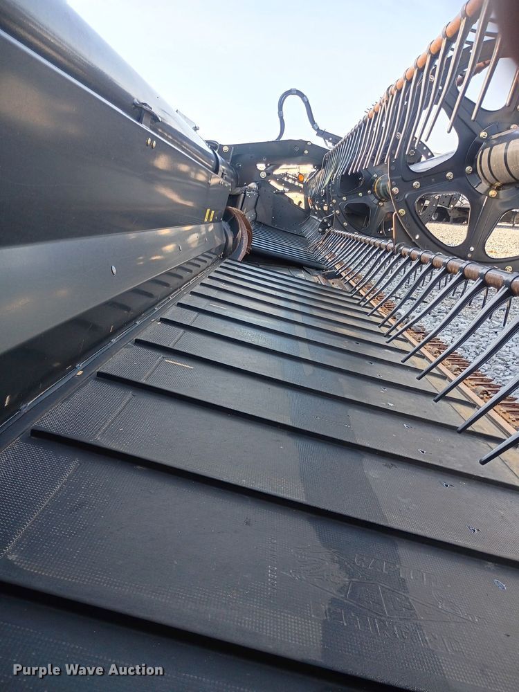 image for item YA4305 2015 MacDon FD130 flex draper head