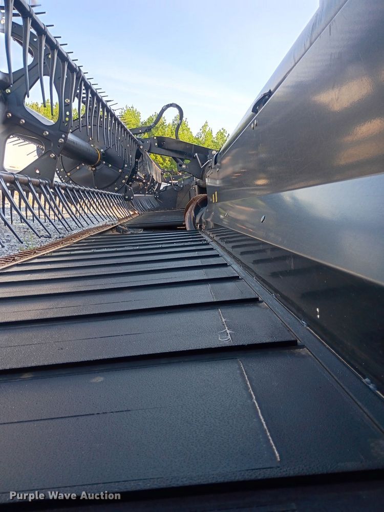 image for item YA4305 2015 MacDon FD130 flex draper head