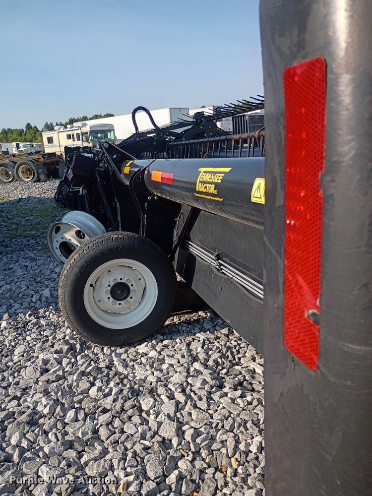 image for item YA4305 2015 MacDon FD130 flex draper head