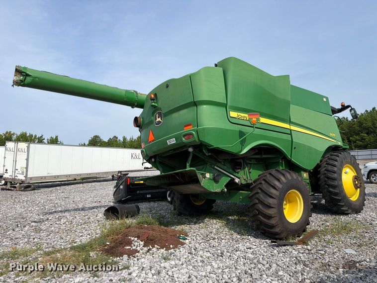 image for item YA4310 2015 John Deere S670S STS combine