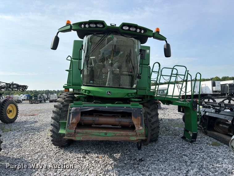image for item YA4310 2015 John Deere S670S STS combine