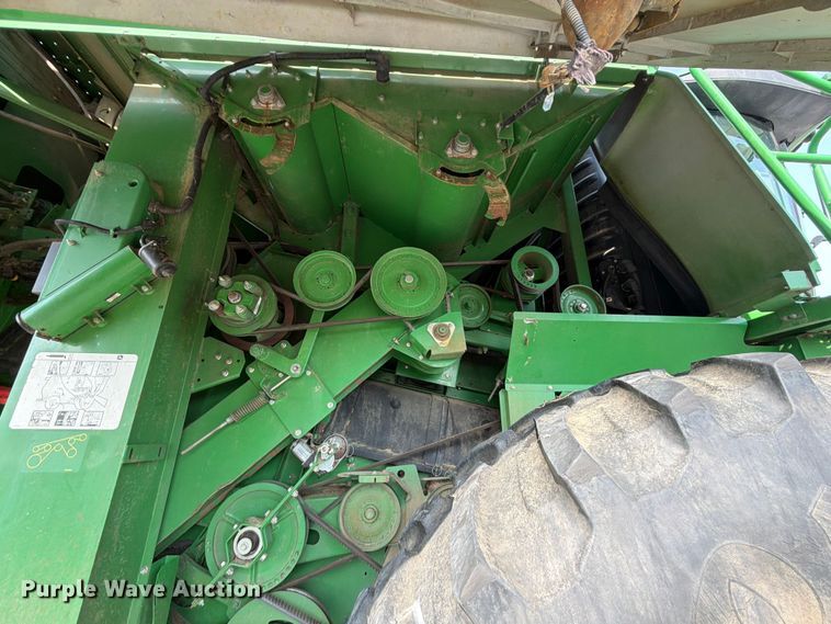 image for item YA4310 2015 John Deere S670S STS combine