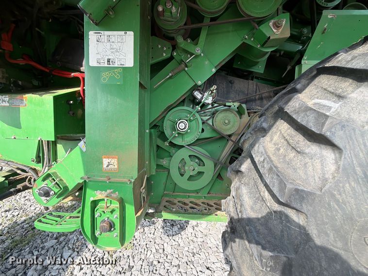 image for item YA4310 2015 John Deere S670S STS combine