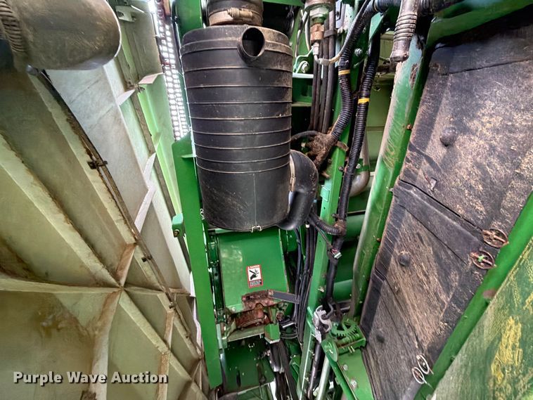 image for item YA4310 2015 John Deere S670S STS combine
