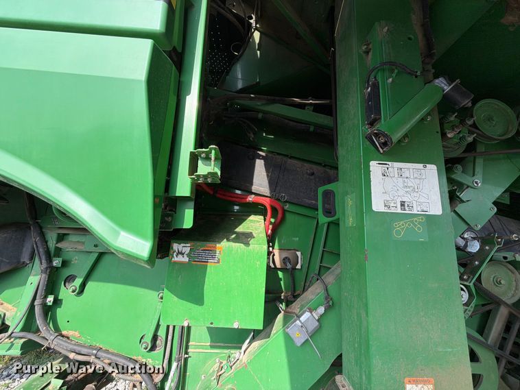 image for item YA4310 2015 John Deere S670S STS combine