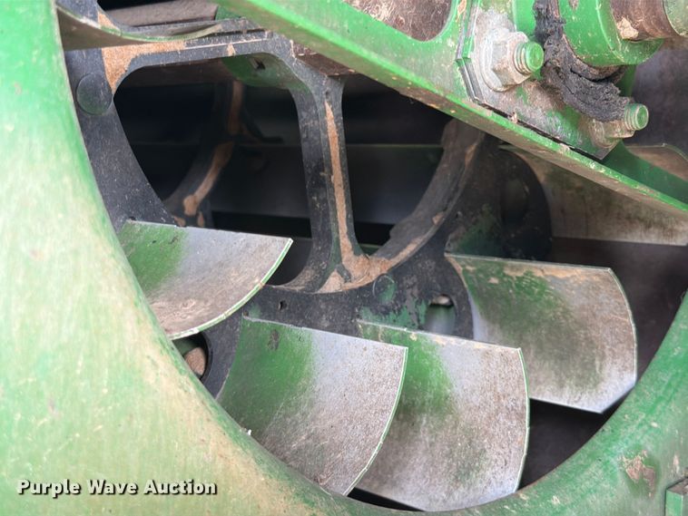 image for item YA4310 2015 John Deere S670S STS combine