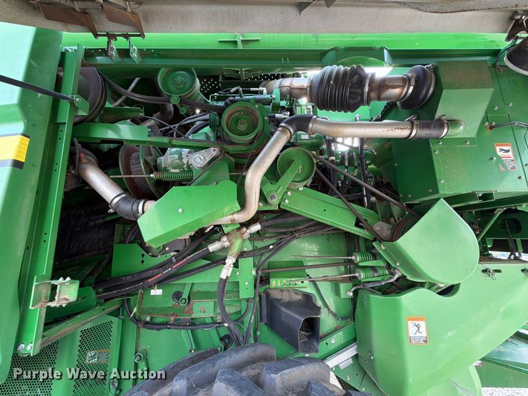 image for item YA4310 2015 John Deere S670S STS combine