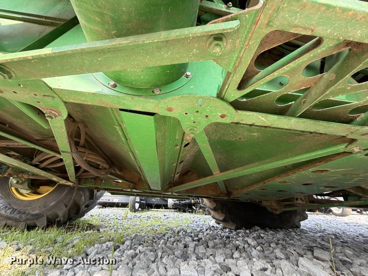 image for item YA4310 2015 John Deere S670S STS combine