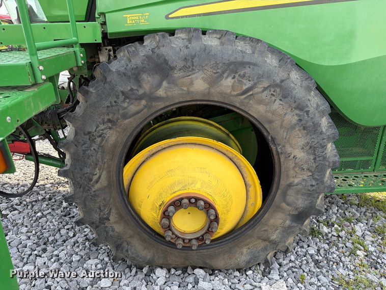 image for item YA4310 2015 John Deere S670S STS combine