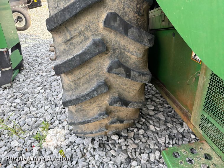 image for item YA4310 2015 John Deere S670S STS combine