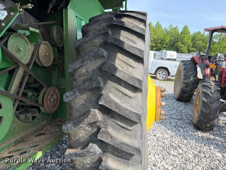 image for item YA4310 2015 John Deere S670S STS combine